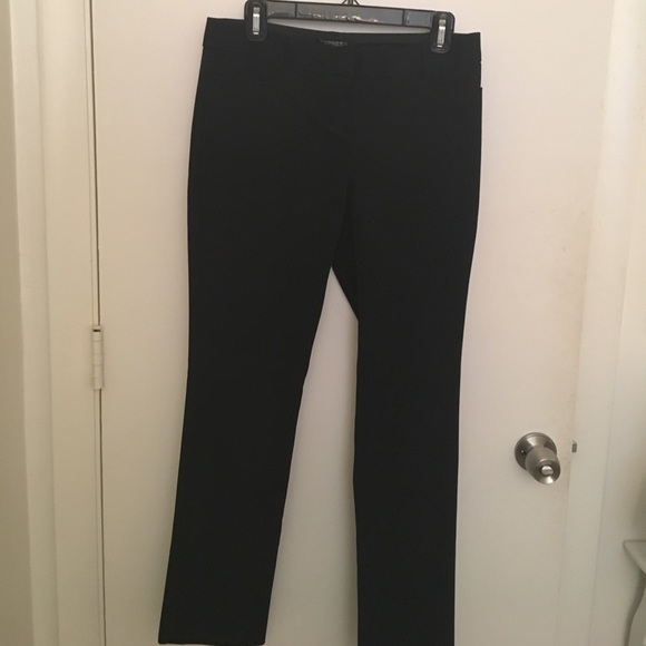 Express Columnist size 4 - Picture 1 of 3